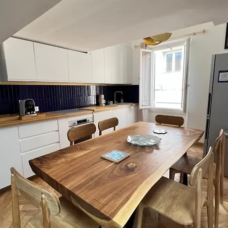 Port Village Parking * Κασί