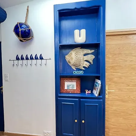 Port Village Parking * Κασί